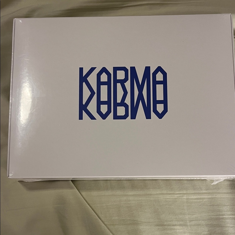 Stray Kids KARMA (Hooray ver.)